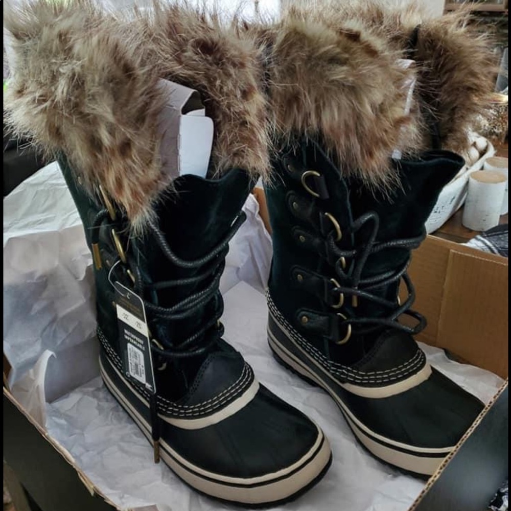 Sorel Boots NWT in box